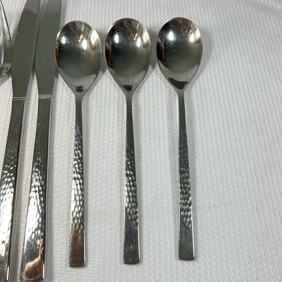Oneida Etta Piece Everyday Flatware Set - Picture 13 of 13